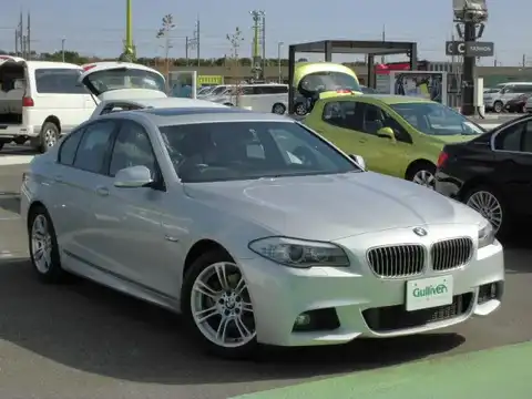 カタログ画像：５シリーズ （5 SERIES） ５２８ｉ Ｍスポーツパッケージ 2011年11月 DBA-XG28 2000cc 燃費13.6km / l メイン（その他）