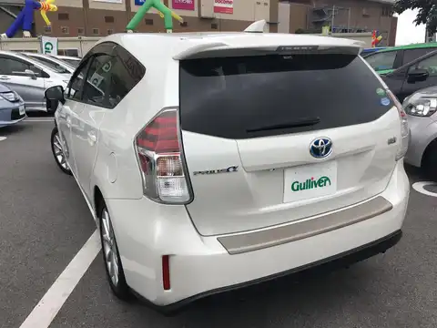 カタログ画像：プリウスα （PRIUS ALPHA） Ｇツーリングセレクション 2017年12月 DAA-ZVW40W 1800cc ホワイトパールクリスタルシャイン 燃費26.2km / l バック