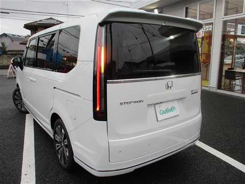 カタログ画像：ステップワゴン （STEPWAGON） ｅ：ＨＥＶスパーダ プレミアムライン 2022年5月 6AA-RP8 2000cc プラチナホワイト・パール 燃費19.5km / l 外装