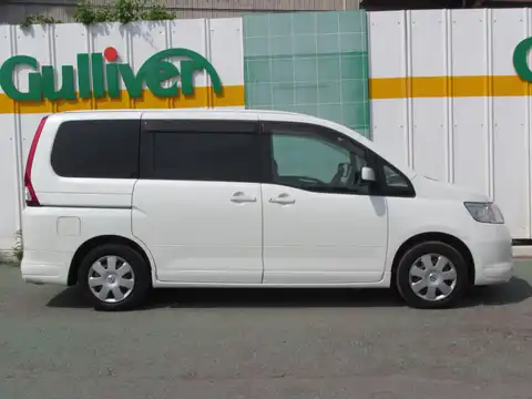 カタログ画像：セレナ （SERENA） ２０ＲＳ 2005年12月 DBA-NC25 2000cc ホワイトパール（３Ｐ） 燃費12.0km / l 外装