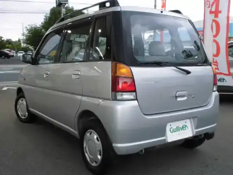 カタログ画像：プレオ （PLEO） ＬＭ 1999年6月 GF-RA2 660cc プラチナシルバー・メタリック 燃費18.8km / l バック