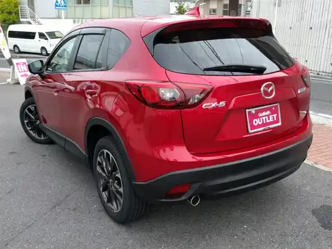 カタログ画像：ＣＸ－５ （CX-5） ２０Ｓ 2015年1月 DBA-KEEFW 2000cc ソウルレッドプレミアムメタリック 燃費16.4km / l バック