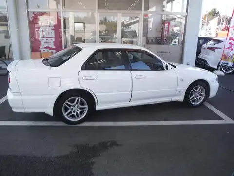 カタログ画像：スカイライン （SKYLINE） ＧＴスペシャルエディション 2000年8月 GF-HR34 2000cc ホワイト 燃費11.4km / l 外装