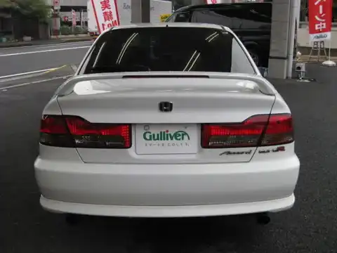 カタログ画像：アコード （ACCORD） ユーロＲ 2000年6月 GH-CL1 2200cc タフタホワイト 燃費11.6km / l バック