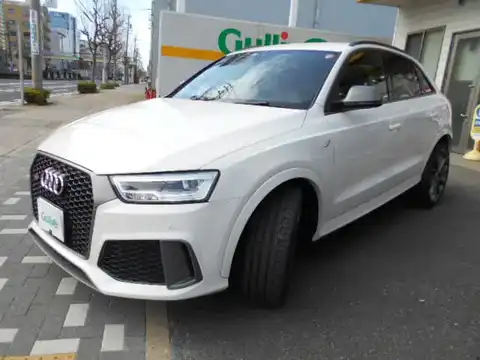 カタログ画像：ＲＳ Ｑ３ パフォーマンス （RS Q3 PERFORMANCE） ベースグレード 2016年8月 ABA-8UCZGF 2500cc コルティナホワイトorグレイシアホワイトメタリック 燃費13.0km / l 外装