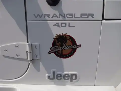 カタログ画像：ジープ・ラングラー （JEEP WRANGLER） サハラ ソフトトップ 1997年10月 E-TJ40S 4000cc ストーン・ホワイト 燃費6.4km / l 外装