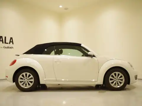 カタログ画像：ザ・ビートル・カブリオレ （THE BEETLE CABRIOLET） ベースグレード 2013年5月 DBA-16CBZK 1200cc キャンディホワイト 燃費17.6km / l 外装