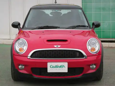 カタログ画像：ＭＩＮＩ （MINI） クーパーＳ 2007年2月 ABA-MF16S 1600cc チリ・レッド（ソリッド） 燃費12.6km / l フロント