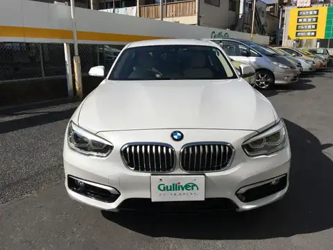 カタログ画像：１シリーズ （1 SERIES） １１８ｉ ファッショニスタ 2015年9月 DBA-1R15 1500cc ミネラル・ホワイト（メタリック・カラー） 燃費18.1km / l フロント