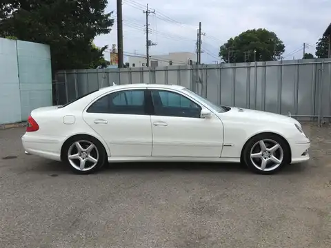 カタログ画像：Ｅクラス （E-CLASS） Ｅ３５０ アバンギャルドＳ 2008年1月 DBA-211056C 3500cc カルサイトホワイト（Ｓ） 燃費8.6km / l 外装