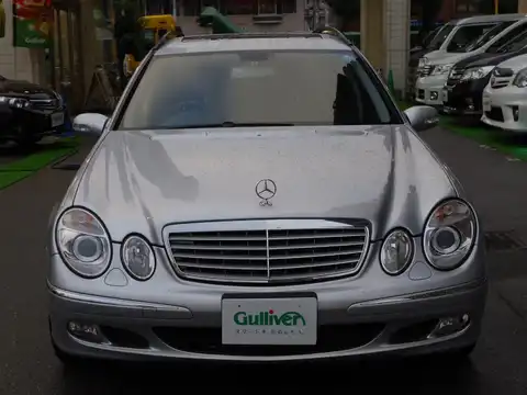 カタログ画像：Ｅクラスステーションワゴン （E-CLASS STATIONWAGON） Ｅ２８０ ステーションワゴン 2005年8月 DBA-211254C 3000cc キューバナイトシルバー（Ｍ）orイリジウムシルバー（Ｍ） 燃費9.1km / l フロント