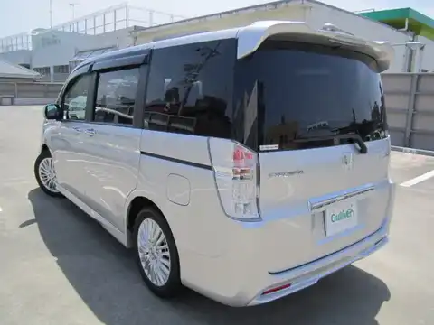 カタログ画像：ステップワゴンスパーダ （STEPWAGON SPADA） Ｚ ＨＤＤナビエディション 2011年8月 DBA-RK5 2000cc スーパープラチナ・メタリック 燃費13.2km / l バック