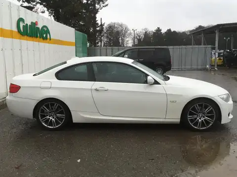 カタログ画像：３シリーズ （3 SERIES） ３２０ｉクーペ Ｍスポーツパッケージ 2010年5月 LBA-KD20G 2000cc 燃費15.2km / l 外装