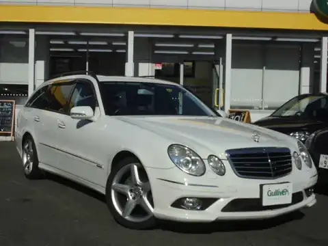 カタログ画像：Ｅクラスステーションワゴン （E-CLASS STATIONWAGON） Ｅ３５０ ステーションワゴン アバンギャルド 2007年2月 DBA-211256C 3500cc カルサイトホワイト（Ｓ） 燃費8.5km / l メイン（その他）