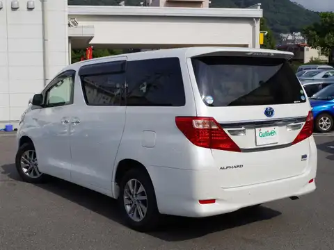 カタログ画像：アルファードハイブリッド （ALPHARD HYBRID） ハイブリッドＧ 2011年11月 DAA-ATH20W 2400cc ホワイトパールクリスタルシャイン 燃費17.0km / l バック