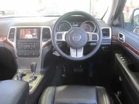 カタログ画像：ジープ・グランドチェロキー （JEEP GRAND CHEROKEE） リミテッド 2011年3月 ABA-WK36A 3600cc ホワイトゴールドクリアコート 燃費7.7km / l 内装