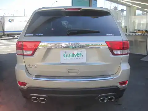 カタログ画像：ジープ・グランドチェロキー （JEEP GRAND CHEROKEE） リミテッド 2011年3月 ABA-WK36A 3600cc ホワイトゴールドクリアコート 燃費7.7km / l バック