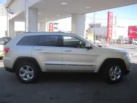 カタログ画像：ジープ・グランドチェロキー （JEEP GRAND CHEROKEE） リミテッド 2011年3月 ABA-WK36A 3600cc ホワイトゴールドクリアコート 燃費7.7km / l 外装