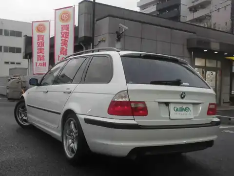 カタログ画像：３シリーズ （3 SERIES） ３１８ｉツーリング Ｍスポーツパッケージ 2005年9月 GH-AY20 2000cc 燃費10.8km / l バック