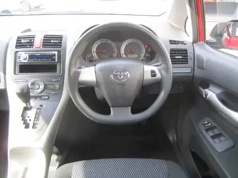 カタログ画像：オーリス （AURIS） １５０Ｘ 2009年10月 DBA-NZE154H 1500cc レッドマイカメタリック 燃費15.4km / l 内装