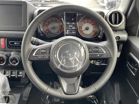 カタログ画像：ジムニーノマド （JIMNY NOMADE） ＦＣ 2025年4月 3BA-JC74W 1500cc ブルーイッシュブラックパール4 燃費13.6km / l 内装