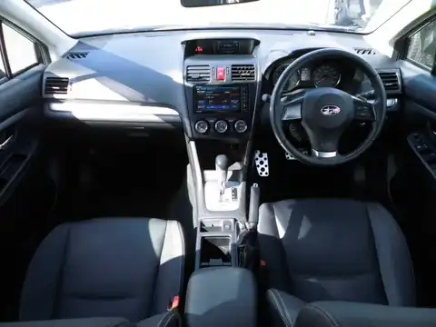 カタログ画像：インプレッサスポーツ （IMPREZA SPORTS） ２．０ｉ 2011年12月 DBA-GP7 2000cc オブシディアンブラック・パール 燃費15.8km / l 内装