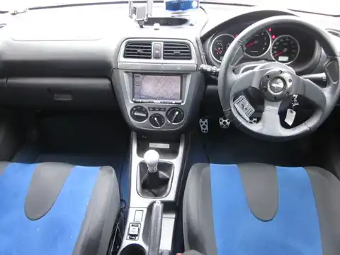 カタログ画像：インプレッサ （IMPREZA） ＷＲＸ 2004年4月 TA-GDA 2000cc ＷＲブルー・マイカ 燃費11.4km / l 内装