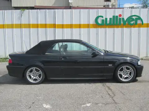 カタログ画像：３シリーズ （3 SERIES） ３３０Ｃｉカブリオーレ Ｍスポーツ 2001年2月 GH-AV30 3000cc コスモス・ブラック（メタリックカラー） 外装