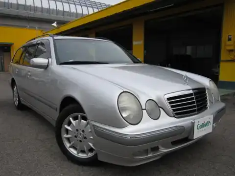 カタログ画像：Ｅクラスステーションワゴン （E-CLASS STATIONWAGON） Ｅ２４０ ステーションワゴン 2002年10月 GH-210262 2600cc 燃費8.9km / l メイン（その他）