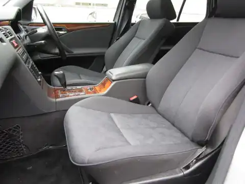 カタログ画像：Ｅクラスステーションワゴン （E-CLASS STATIONWAGON） Ｅ２４０ ステーションワゴン 2002年10月 GH-210262 2600cc 燃費8.9km / l 内装