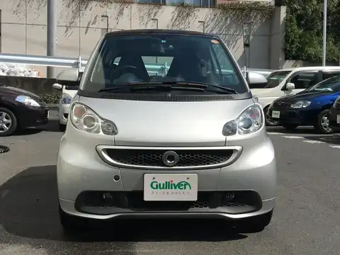 カタログ画像：スマートフォーツークーペ （SMART FORTWO COUPE） ｍｈｄパッション 2012年5月 ABA-451380 1000cc シルバーメタリック 燃費22.0km / l フロント