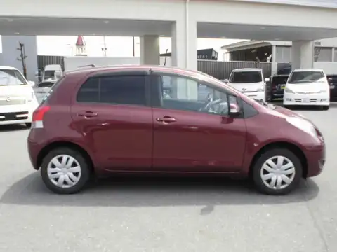 カタログ画像：ヴィッツ （VITZ） Ｂ Ｓエディション 2010年4月 DBA-KSP90 1000cc ダークレッドマイカ 燃費22.5km / l 外装