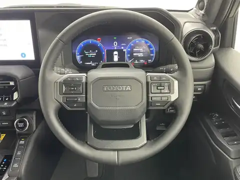 カタログ画像：ランドクルーザー２５０ （LAND CRUISER 250） ＶＸ 2024年4月 3DA-GDJ250W 2800cc プラチナホワイトパールマイカ 燃費11.0km / l 内装