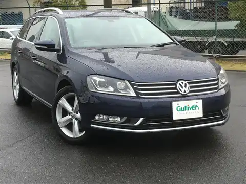 カタログ画像：パサートヴァリアント （PASSAT VARIANT） ＴＳＩハイライン ブルーモーションテクノロジー 2014年4月 DBA-3CCAX 1400cc ナイトブルーメタリック 燃費17.6km / l メイン（その他）