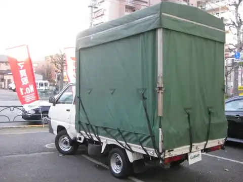 カタログ画像：タウンエーストラック （TOWNACE TRUCK） ＤＸ 2004年8月 GK-KM70 1800cc ホワイト 燃費10.6km / l バック