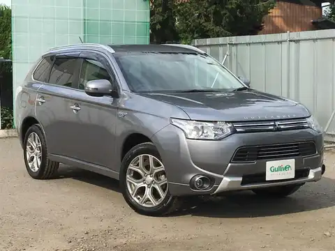 カタログ画像：アウトランダーＰＨＥＶ （OUTLANDER PHEV） Ｇプレミアムパッケージ 2014年9月 DLA-GG2W 2000cc チタニウムグレーメタリック メイン（その他）