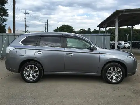 カタログ画像：アウトランダーＰＨＥＶ （OUTLANDER PHEV） スポーツスタイルエディション 2014年10月 DLA-GG2W 2000cc チタニウムグレーメタリック 外装