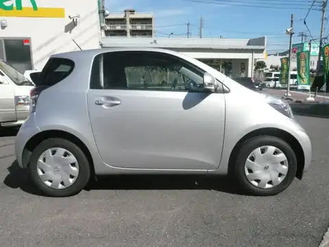 カタログ画像：ｉＱ （IQ） １００Ｘ ２シーター 2009年8月 DBA-KGJ10 1000cc シルバーメタリック 燃費20.8km / l 外装