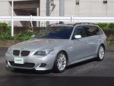 カタログ画像：５シリーズ （5 SERIES） ５３０ｉツーリング Ｍスポーツパッケージ 2008年1月 ABA-PU30 3000cc 燃費9.0km / l 外装