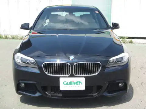 カタログ画像：５シリーズ （5 SERIES） ５２３ｉ Ｍスポーツパッケージ 2010年7月 DBA-FP25 2500cc ソフィスト・グレー・ブリリアント・エフェクト・メタリックorインペリアル・ブルー・ブリリアント・エフェクト・メタリック 燃費11.2km / l フロント