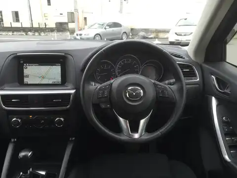 カタログ画像：ＣＸ－５ （CX-5） ２０Ｓ 2015年1月 DBA-KEEFW 2000cc ディープクリスタルブルーマイカ 燃費16.4km / l 内装