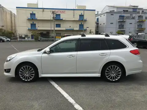 カタログ画像：レガシィツーリングワゴン （LEGACY TOURING WAGON） ２．５ｉアイサイトスポーツセレクション 2010年11月 DBA-BR9 2500cc サテンホワイト・パール 燃費12.4km / l 外装