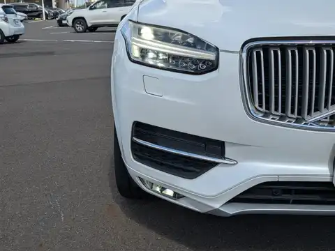 カタログ画像：ＸＣ９０ （XC90） Ｔ８ ツインエンジン ＡＷＤ エクセレンス 2018年8月 DLA-LB420XCPA 2000cc アイスホワイト 燃費13.7km / l 外装