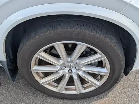 カタログ画像：ＸＣ９０ （XC90） Ｔ８ ツインエンジン ＡＷＤ エクセレンス 2018年8月 DLA-LB420XCPA 2000cc アイスホワイト 燃費13.7km / l タイヤ