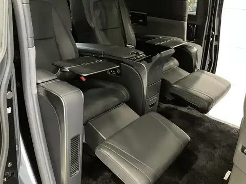 カタログ画像：ＬＭ （LM） ＬＭ５００ｈ エグゼクティブ 2025年8月 5AA-TAWH15W 2400cc グラファイトブラックガラスフレーク 燃費13.5km / l バック