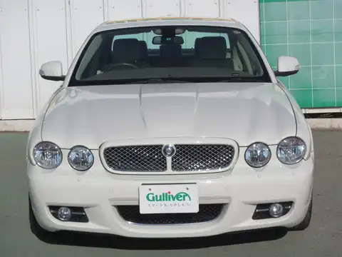 カタログ画像：ＸＪ （XJ） ＸＪ ３．０エグゼクティブ 2008年4月 CBA-J71VB 3000cc ポーセリン 燃費7.6km / l フロント