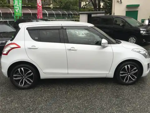 カタログ画像：スイフト （SWIFT） スタイル 2014年6月 DBA-ZD72S 1200cc スノーホワイトパール 燃費21.0km / l 外装