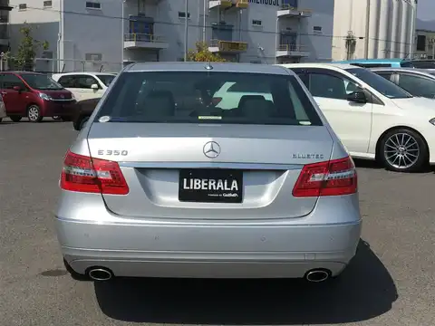 カタログ画像：Ｅクラス （E-CLASS） Ｅ３５０ ブルーテック アバンギャルド 2010年2月 LDA-212024C 3000cc パラジウムシルバー（Ｍ）orイリジウムシルバー（Ｍ） 燃費12.4km / l バック