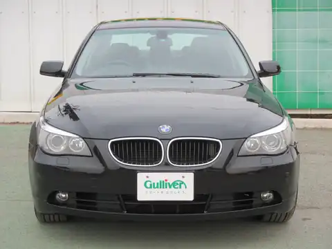 カタログ画像：５シリーズ （5 SERIES） ５３０ｉ 2003年8月 GH-NA30 3000cc ブラック・サファイアメタリック フロント