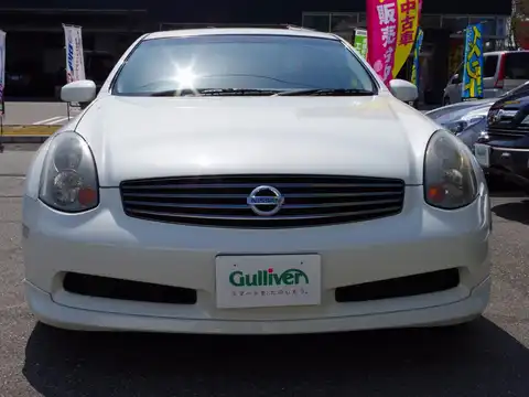 カタログ画像：スカイライン （SKYLINE） ３５０ＧＴ プレミアム 2004年4月 UA-CPV35 3500cc ホワイトパール（３Ｐ） 燃費9.3km / l フロント